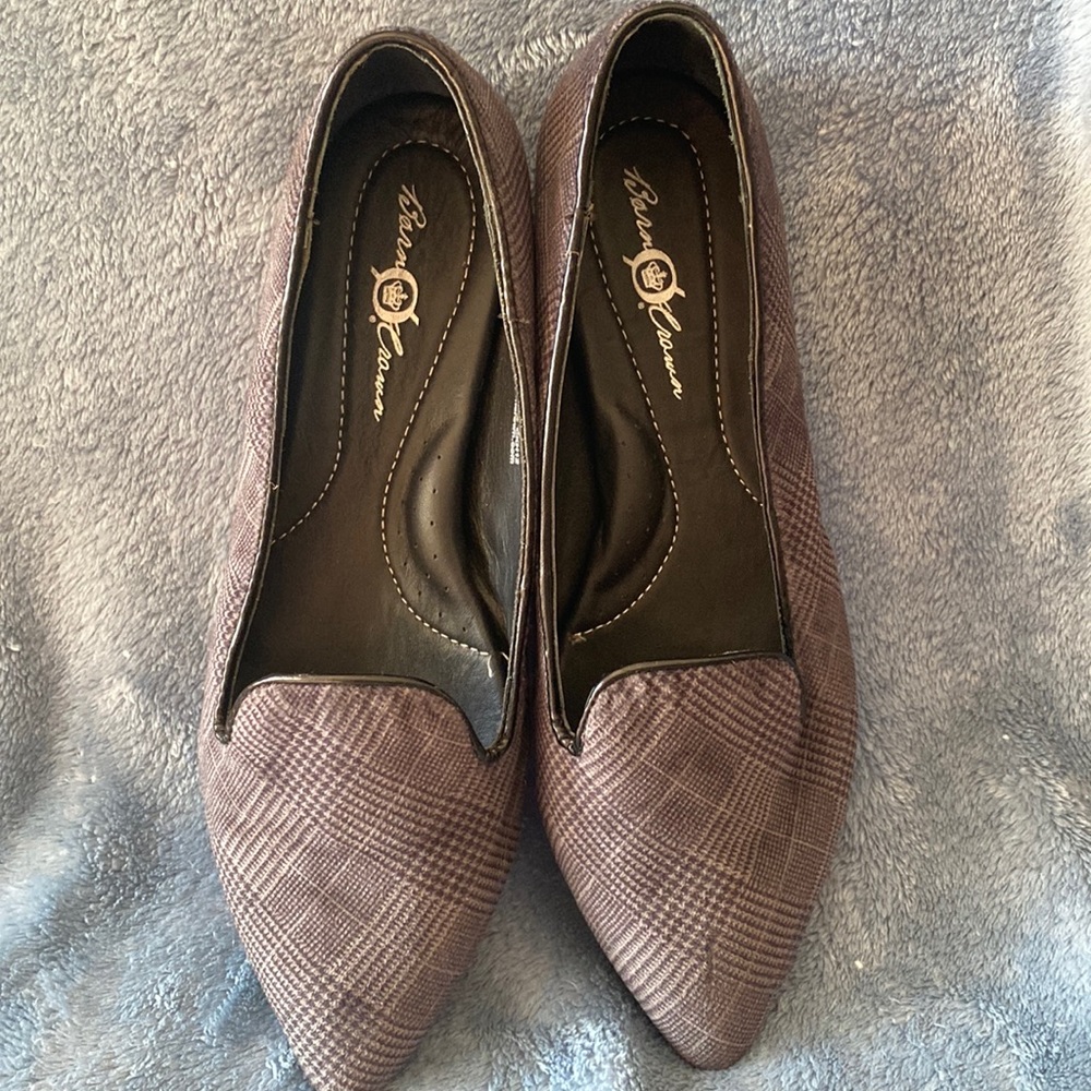 Born - Crown, size 7.5, blue and gray plaid, flats